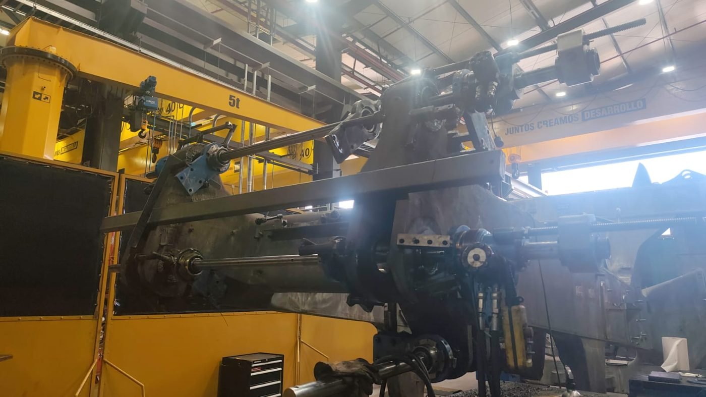 Soldeo, alineamiento y barrenado de lift arm D9 Caterpillar